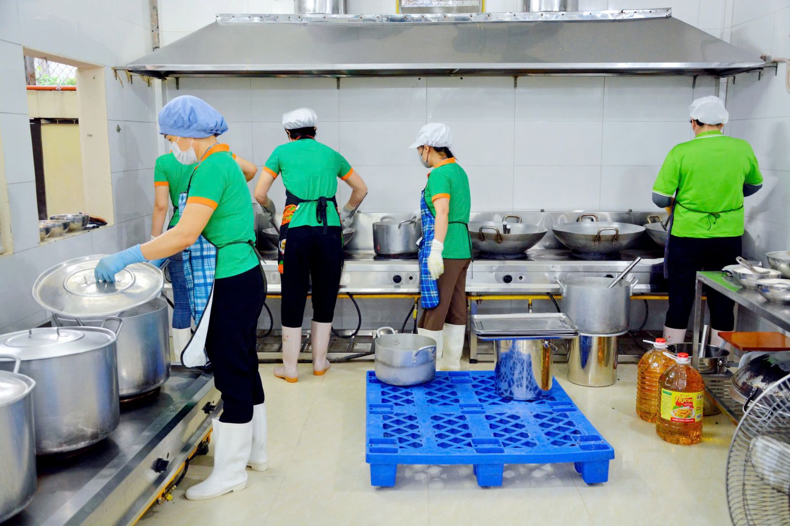 Hệ thống tủ sấy khay ăn diệt khuẩn nhiệt độ cao